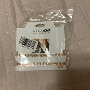 Fashion Nova Just a flush anklet set